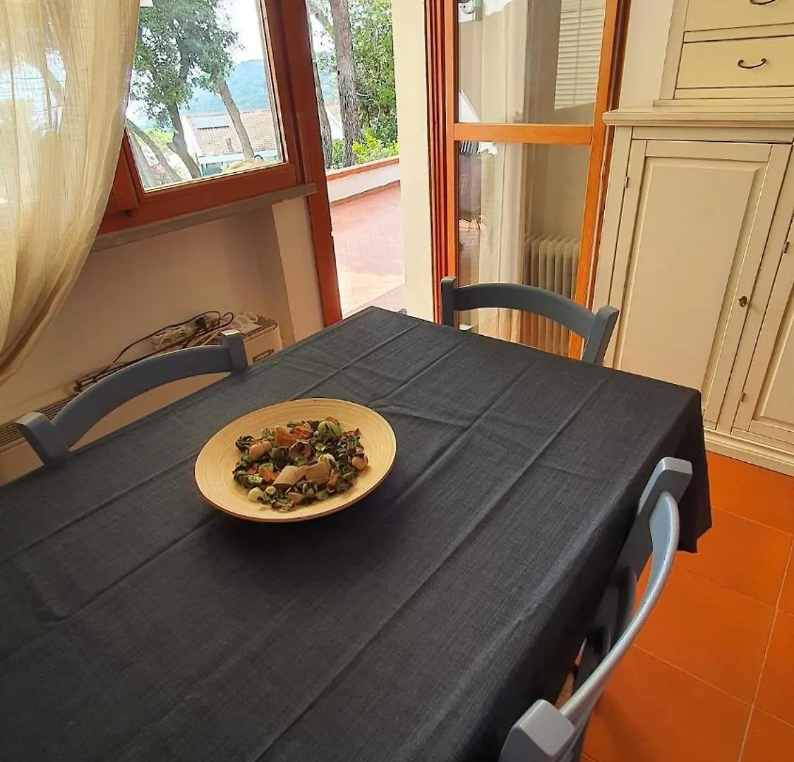 Beach House With Garden Quercianella 0*,