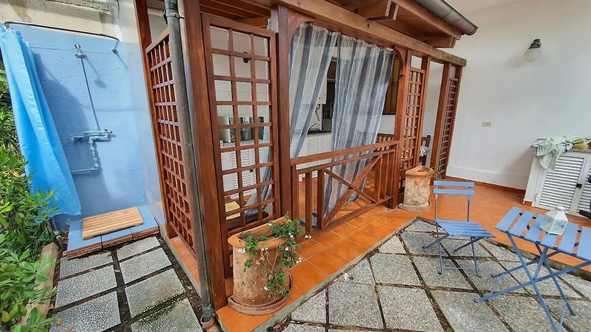 Beach House With Garden Quercianella