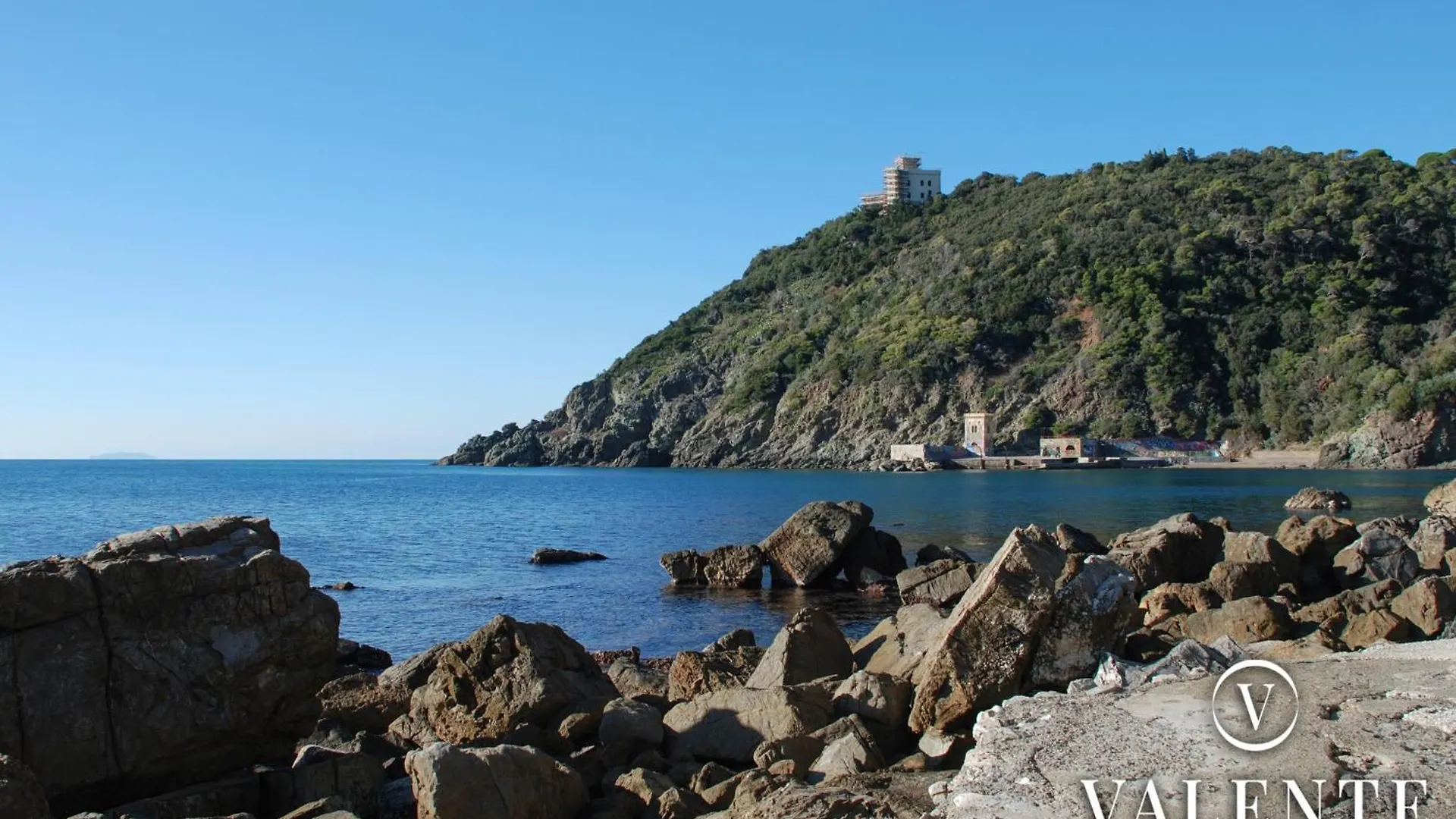 Beach House With Garden Quercianella