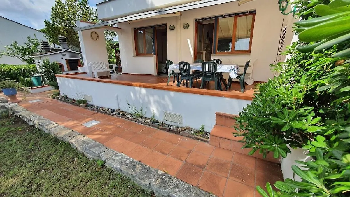 Beach House With Garden Quercianella Holiday home